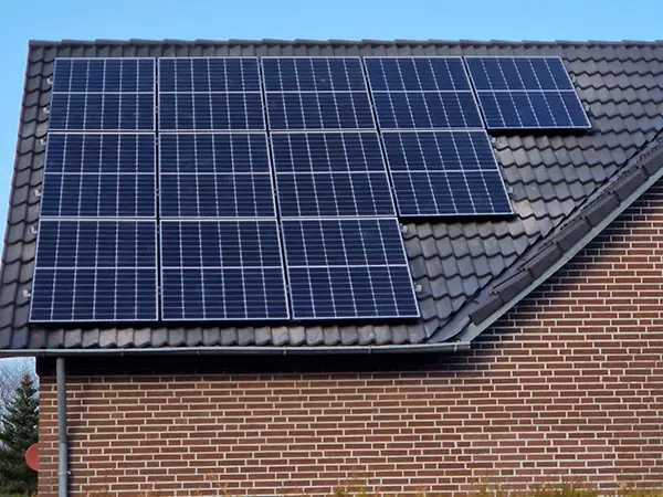 Photovoltaik Anlage auf Dach 1